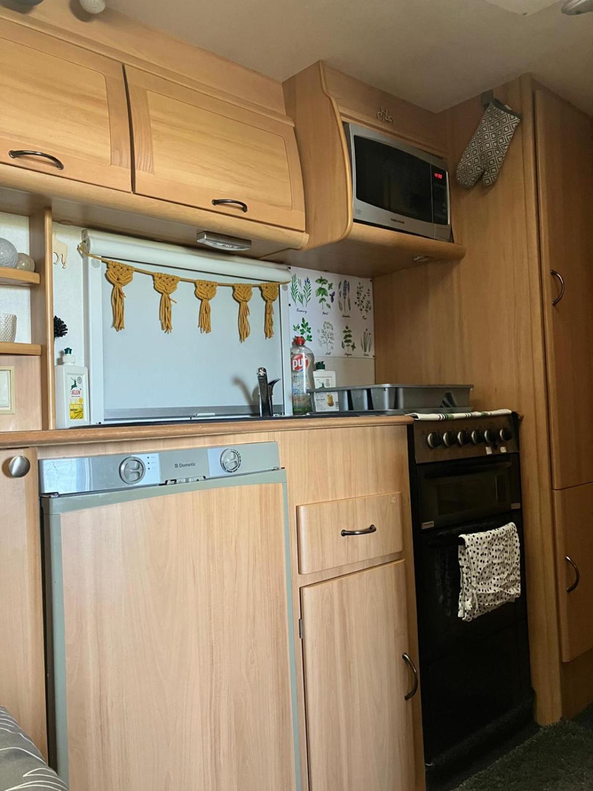 Glamping Karavan U Konopiste Chrastany  Exterior foto